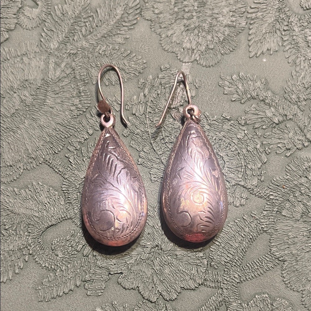 Elegant Silver Teardrop Earrings